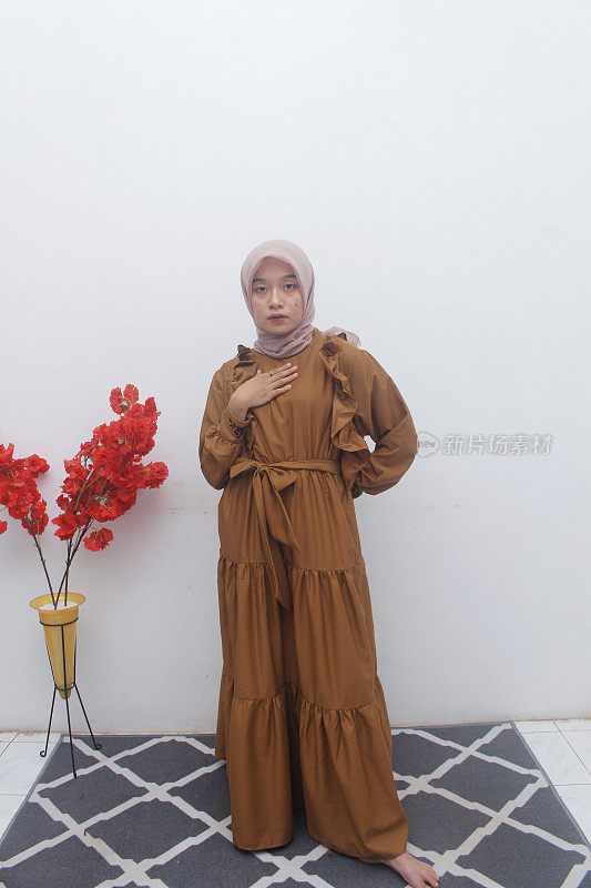 muslim woman hijab fashion style